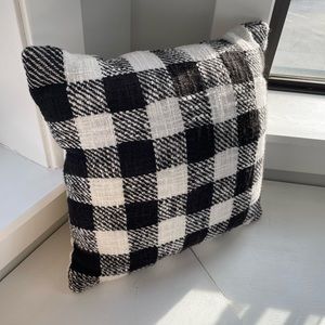 TWO BUFFALO CHECKERED BLACK AND WHITE PILLOWS LIKE NEW